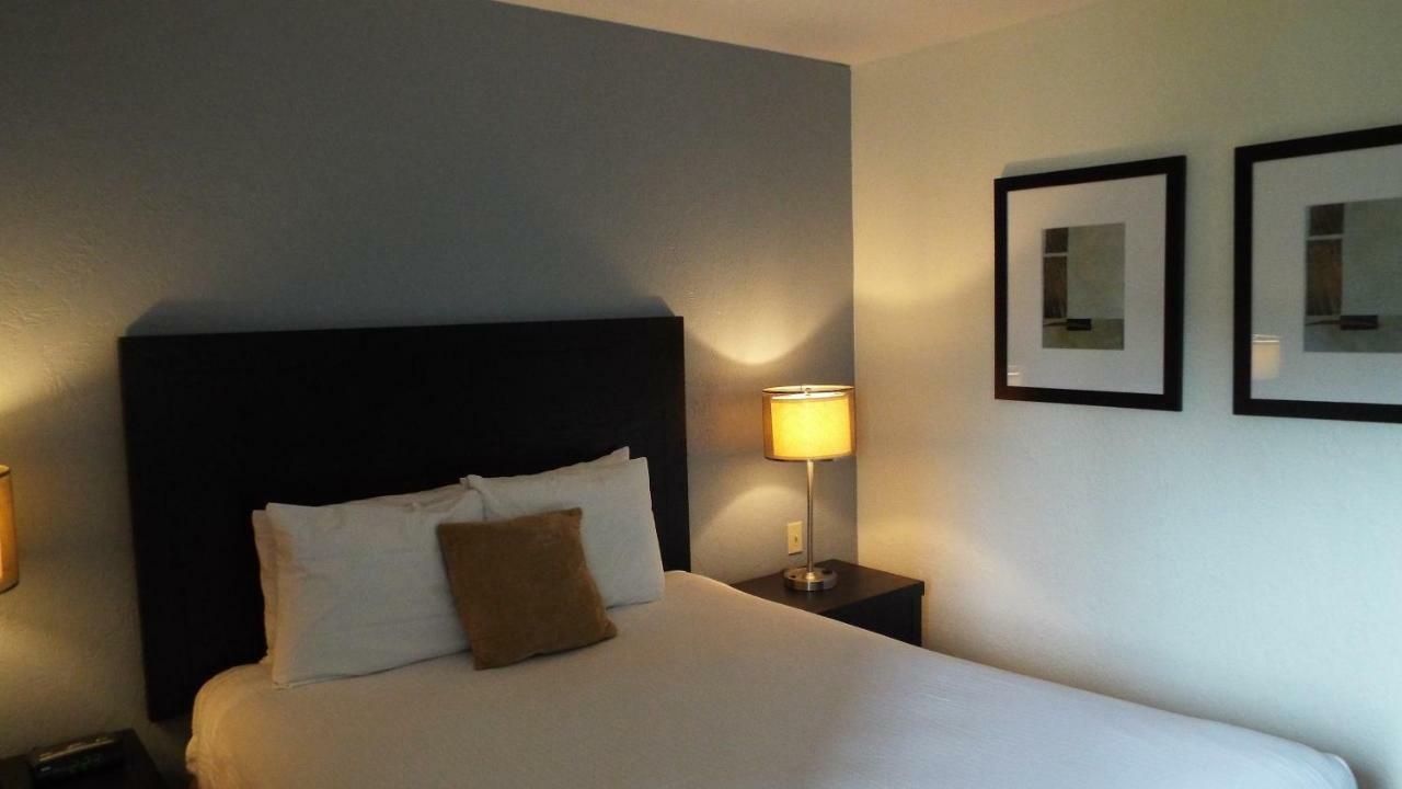 Shores Inn & Hotel Шедиак Екстериор снимка